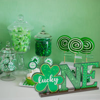 OSNIE St. Patrick's Day Lucky One Letter Sign Wooden Table Centerpieces Green Shamrock Party Decorations for Baby Boys Girls Spring Theme 1st Birthday Milestone Baby Shower Cake Smash Photo Prop